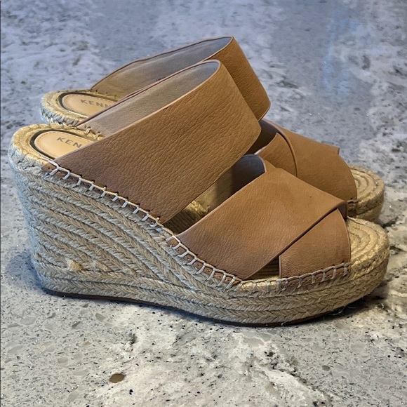 NWOB Kenneth Cole Brown Olivia X Wedge Sandals - Picture 1 of 9